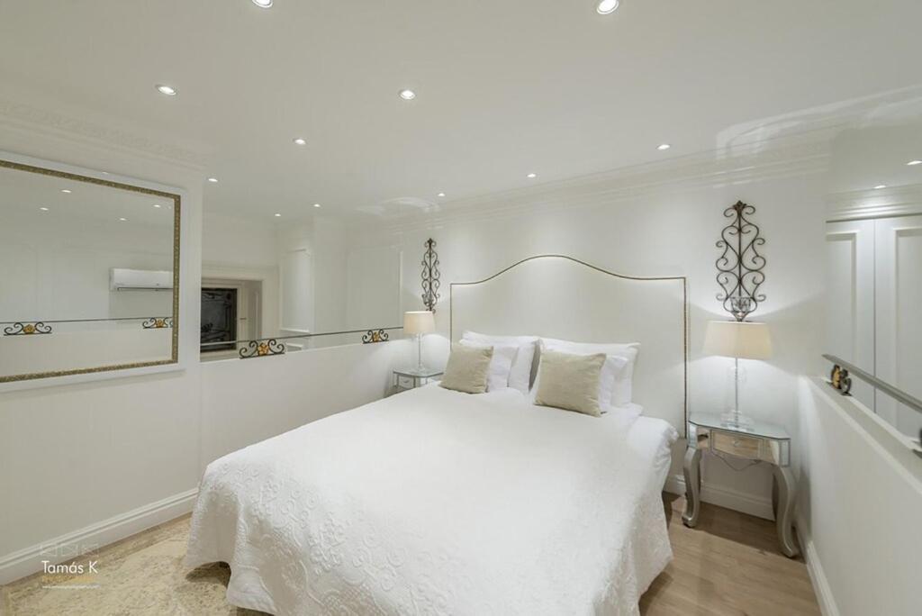 Bpr The Golden Astoria With Balcony And A/C Apartment Budapest Ngoại thất bức ảnh