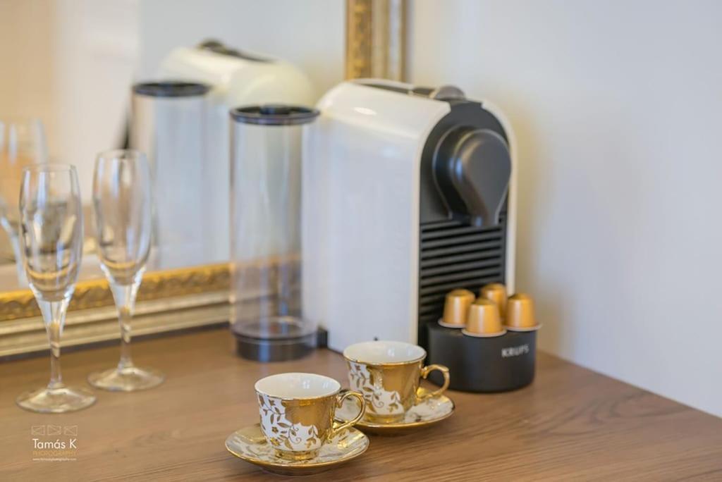 Bpr The Golden Astoria With Balcony And A/C Apartment Budapest Ngoại thất bức ảnh